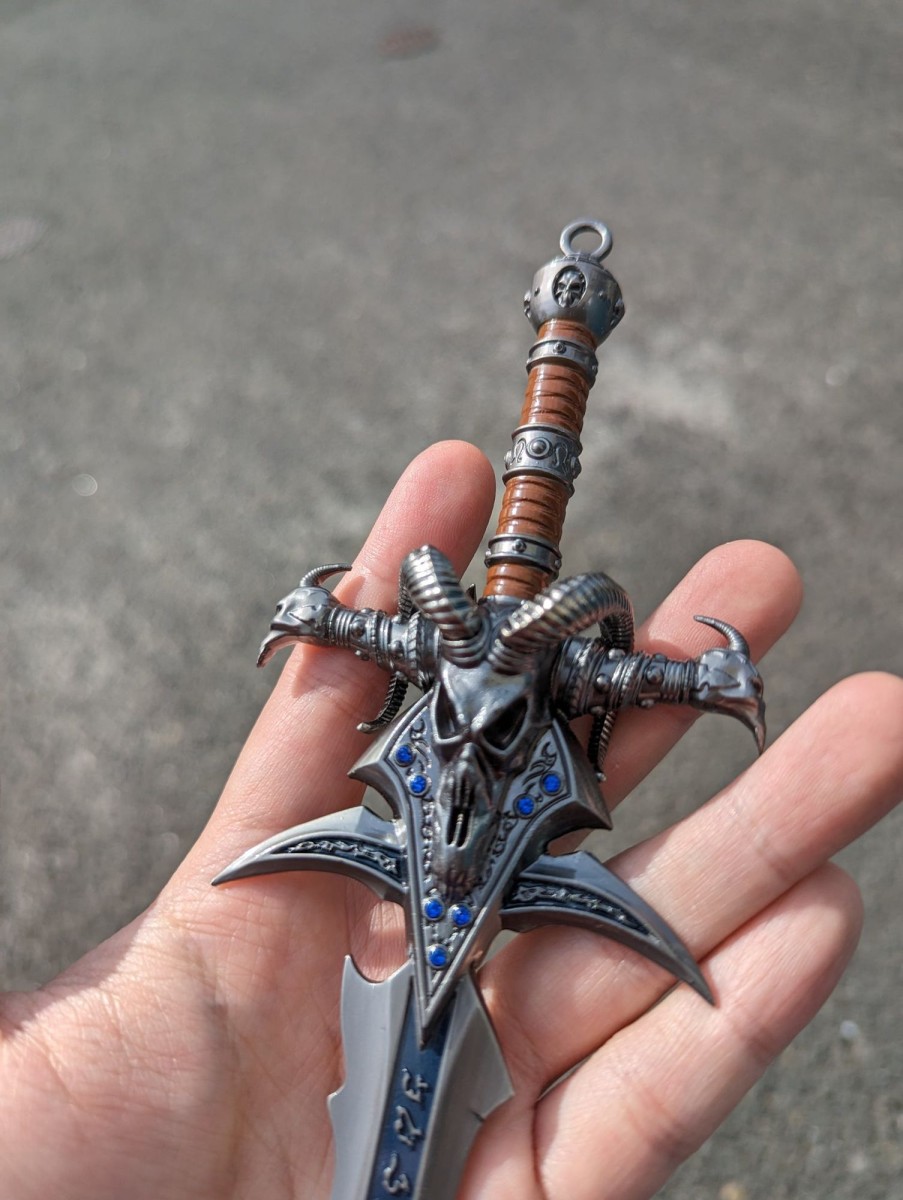 Keychains And Mini Replicas FF COLLECTIBLES | World Of Warcraft Frostmourne Mini Replica (30 Cm)